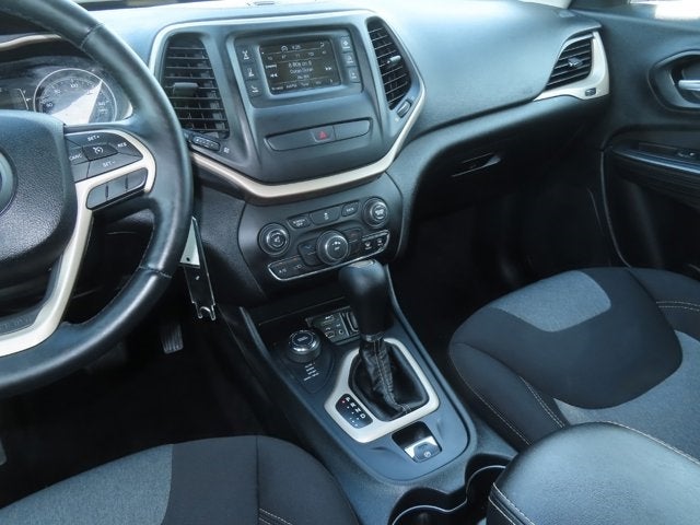 2016 Jeep Cherokee Sport