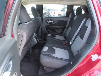 2016 Jeep Cherokee Sport