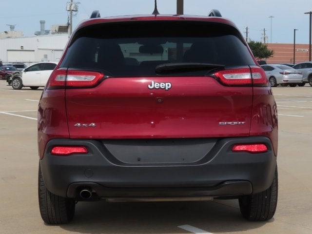 2016 Jeep Cherokee Sport