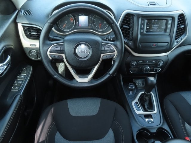 2016 Jeep Cherokee Sport