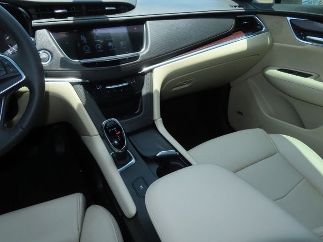 2017 Cadillac XT5 Luxury FWD