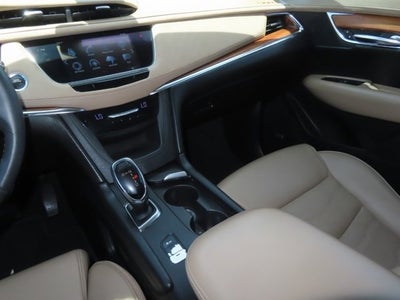 2017 Cadillac XT5 Platinum AWD