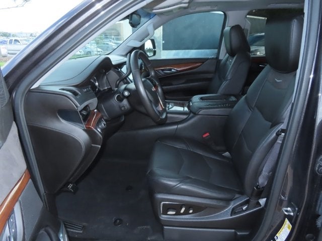 2016 Cadillac Escalade Luxury Collection