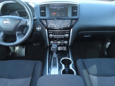 2017 Nissan Pathfinder SV