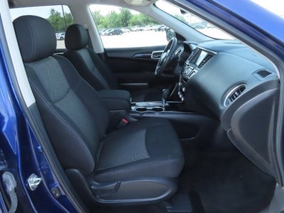 2017 Nissan Pathfinder SV