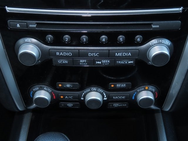 2017 Nissan Pathfinder SV