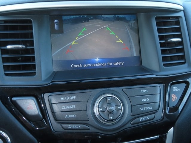 2017 Nissan Pathfinder SV