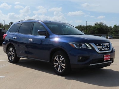 2017 Nissan Pathfinder SV