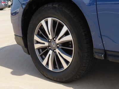 2017 Nissan Pathfinder SV