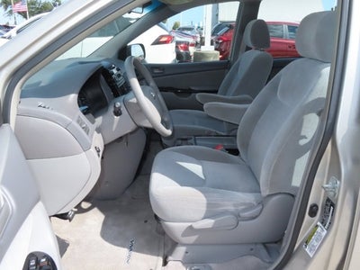 2005 Toyota Sienna CE