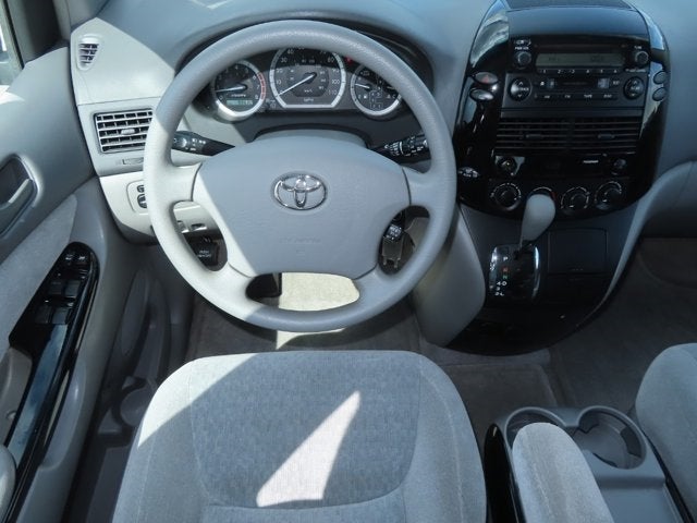 2005 Toyota Sienna CE