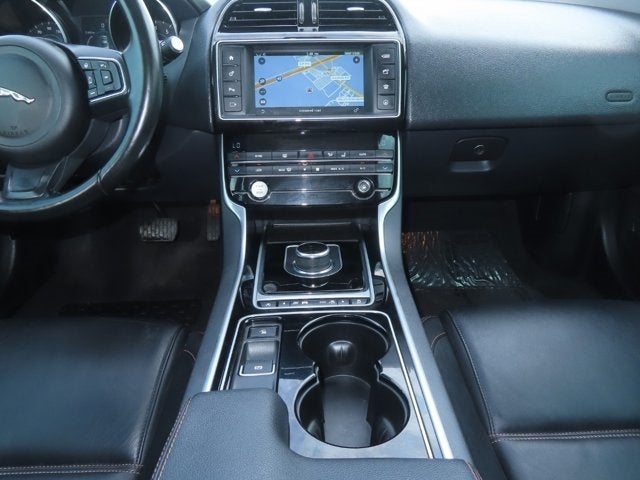 2017 Jaguar XE 35t Prestige