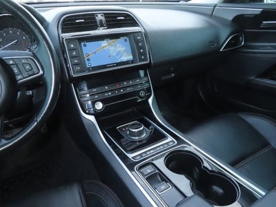 2017 Jaguar XE 35t Prestige