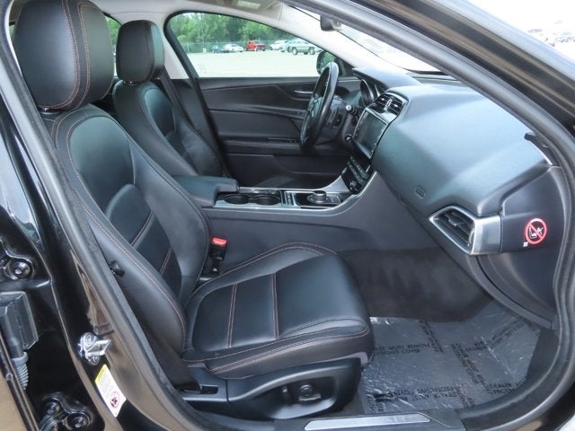 2017 Jaguar XE 35t Prestige