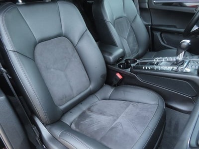 2018 Porsche Macan Base